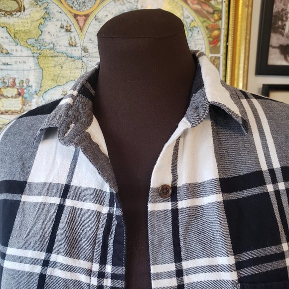 Boyfriend Plaid Button Up Shirt - Picture 3 of 6